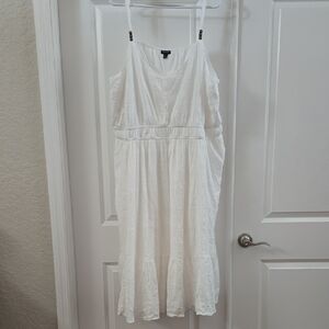 Like New: Torrid White Midi Dress